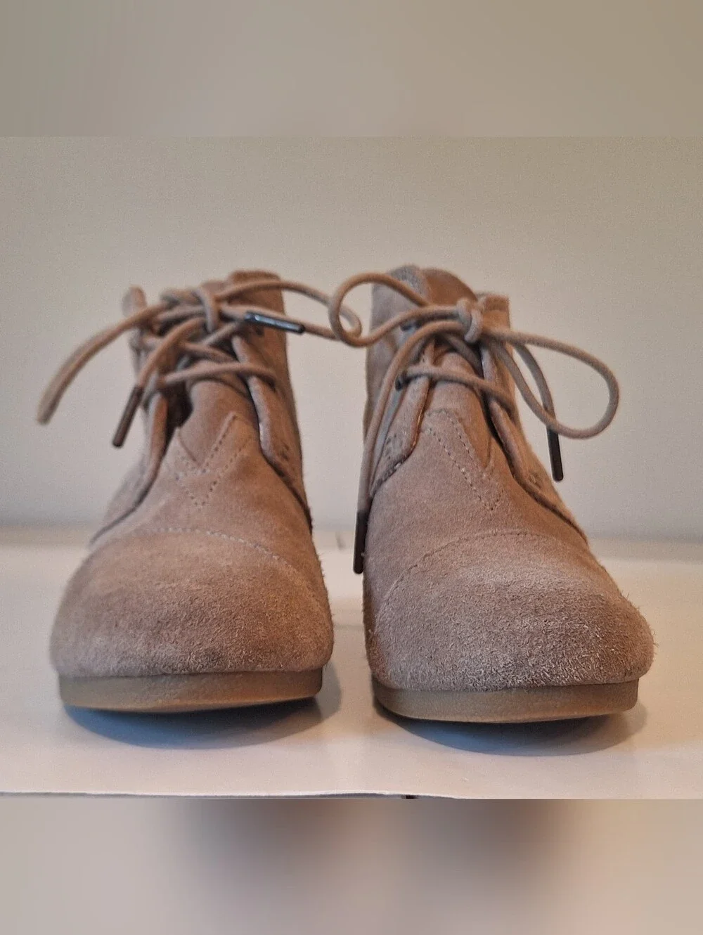 Toms Desert Wedge Taupe Suede Booties Size 8